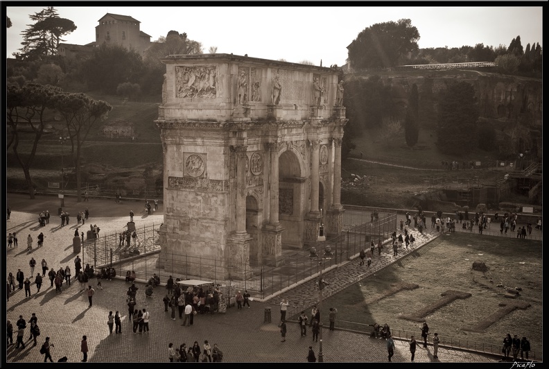 Rome_03_Colisee_et_Arc_de_Constantin_052.jpg