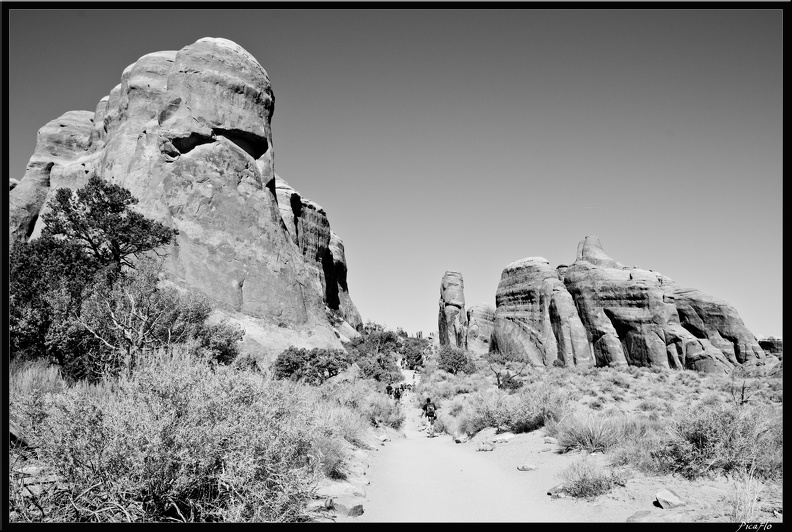 08_2_Arches_National_Park__Devils_garden_trail_0018.jpg