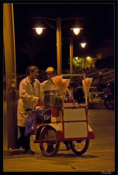 Marrakech_place_Djemaa_El_Fna_44.jpg