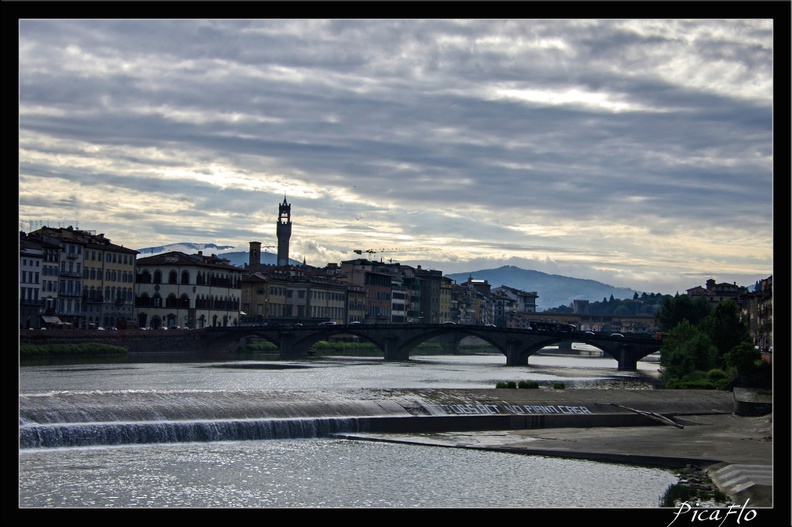 01_Florence_Ponte_Vecchio_Arno_15.jpg