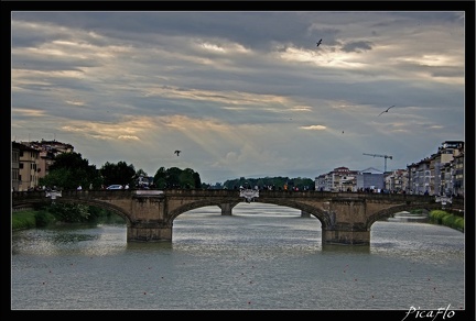 01 Florence Ponte Vecchio Arno 35