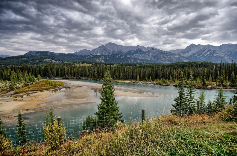 Canada_10_Lake_Moraine_Road_02.jpg