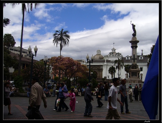 EQUATEUR 01 QUITO 24