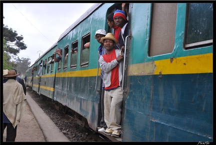 Mada 03-Fianarantsoa vers Manakara en train 033