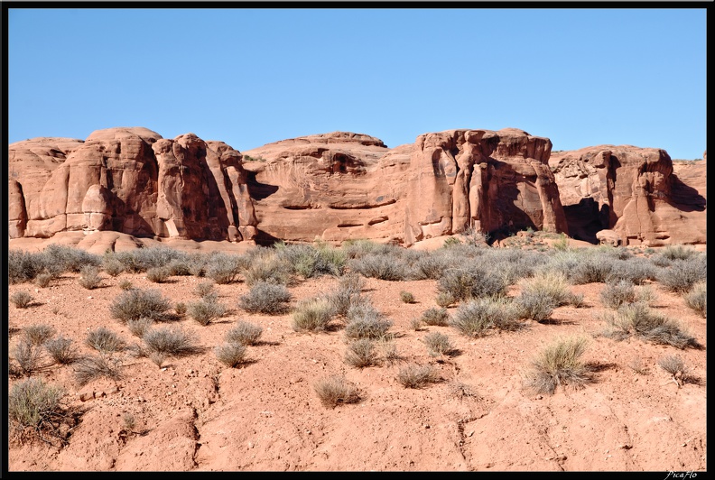 08_1_Arches_National_Park_Balanced_rock_0007.jpg