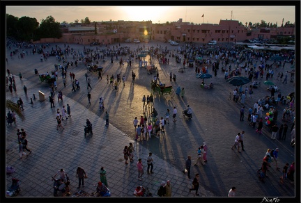 Marrakech place Djemaa El Fna 23