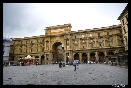 01 Florence Piazza Repubblica 01